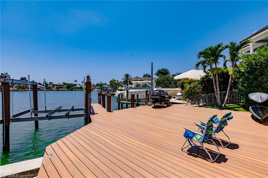 MOORINGS - Residential