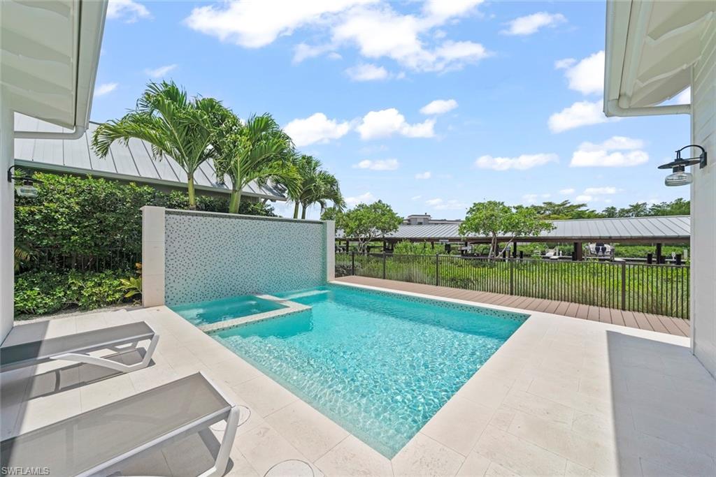 MANGROVE BAY - Residential