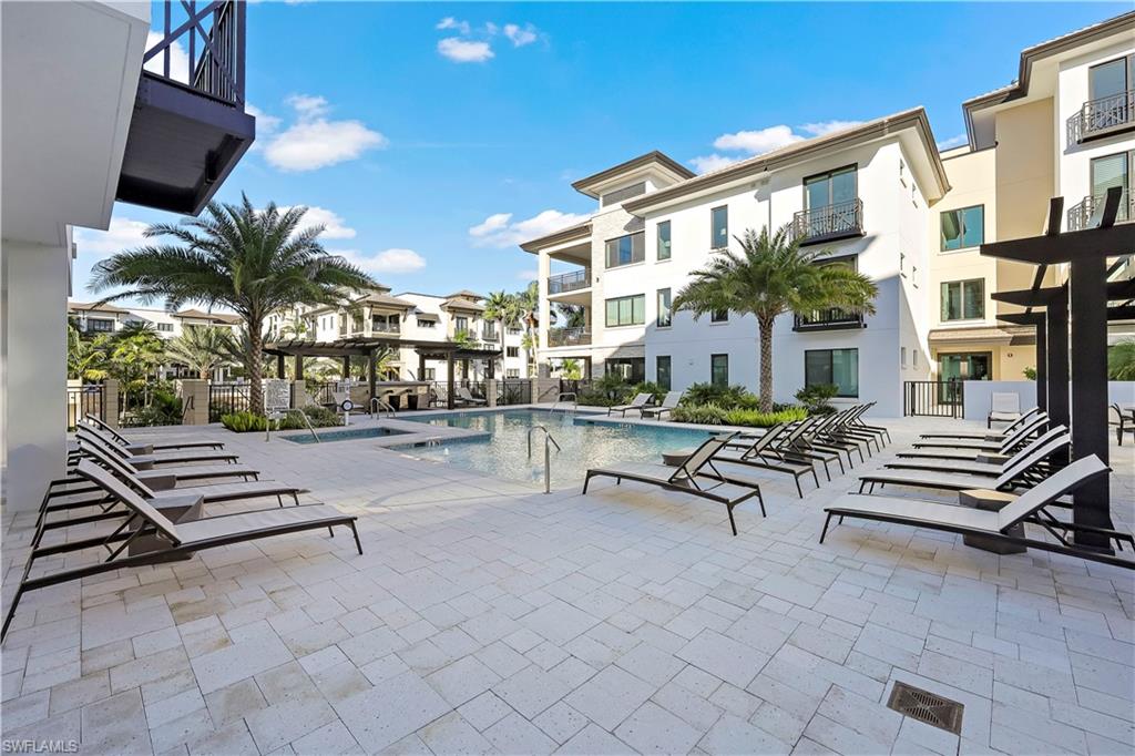 QUATTRO AT NAPLES SQUARE - Residential