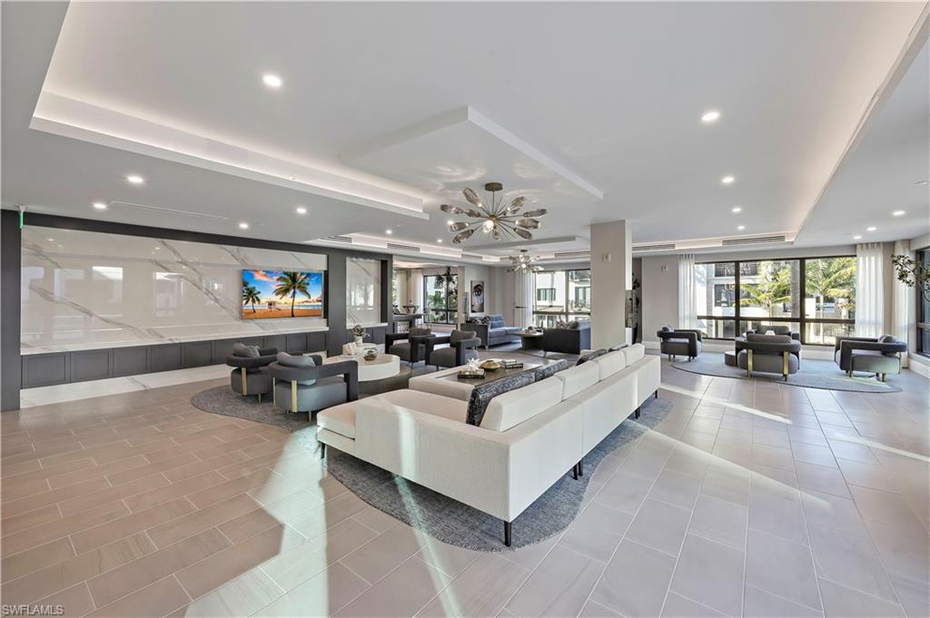 QUATTRO AT NAPLES SQUARE - Residential