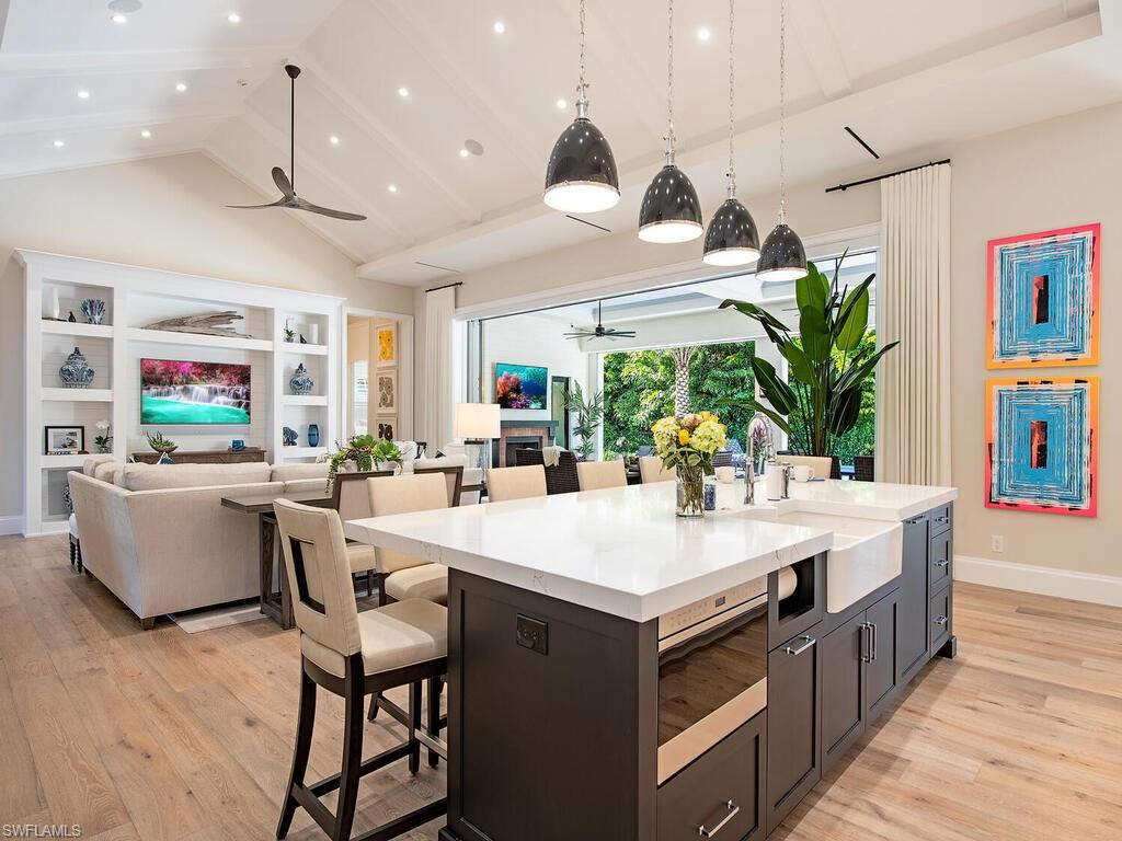 PELICAN BAY WOODS - Residential