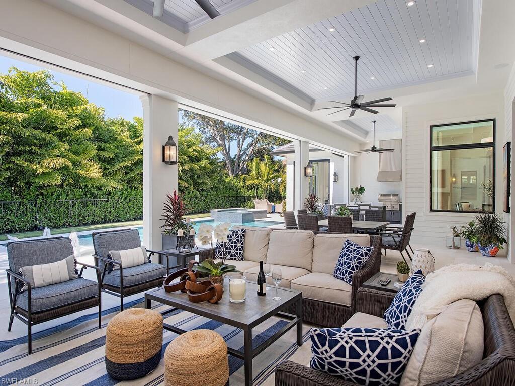 PELICAN BAY WOODS - Residential