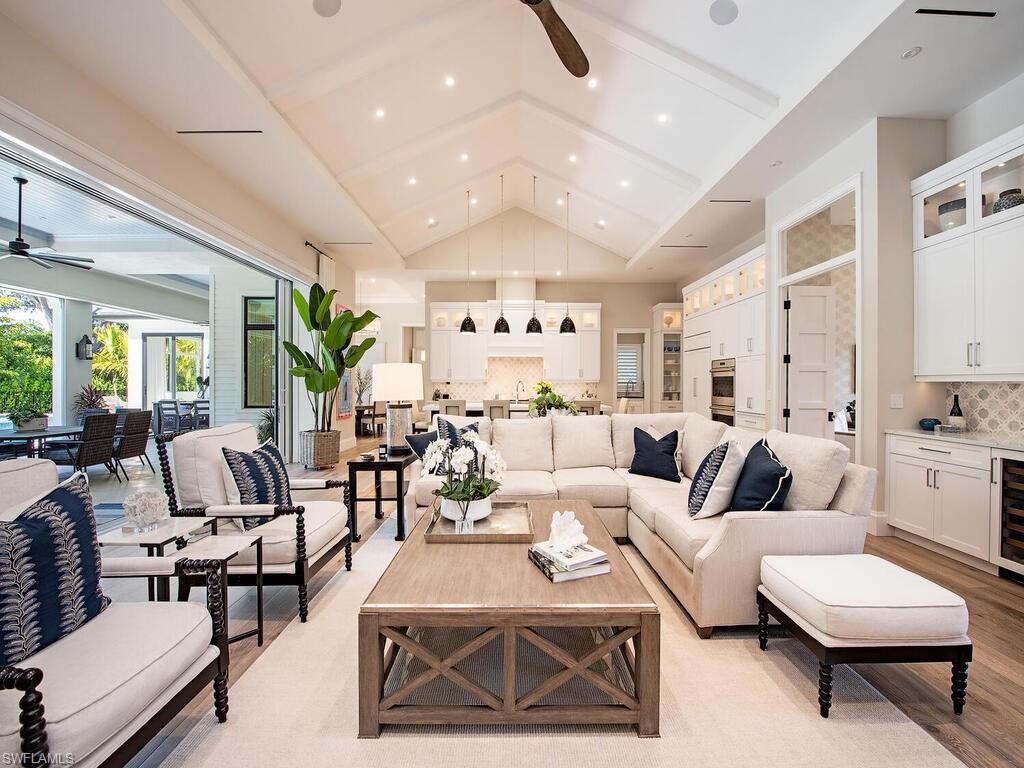 PELICAN BAY WOODS - Residential