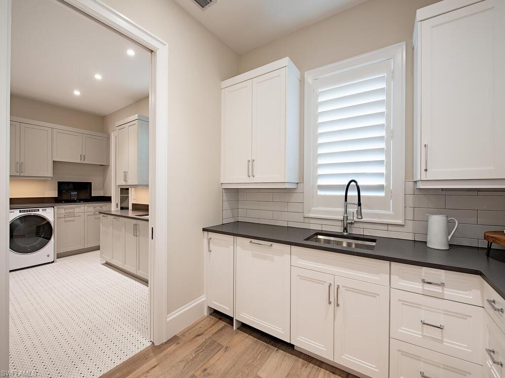 PELICAN BAY WOODS - Residential