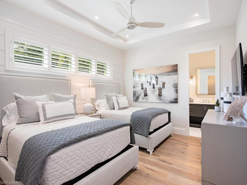 PELICAN BAY WOODS - Residential