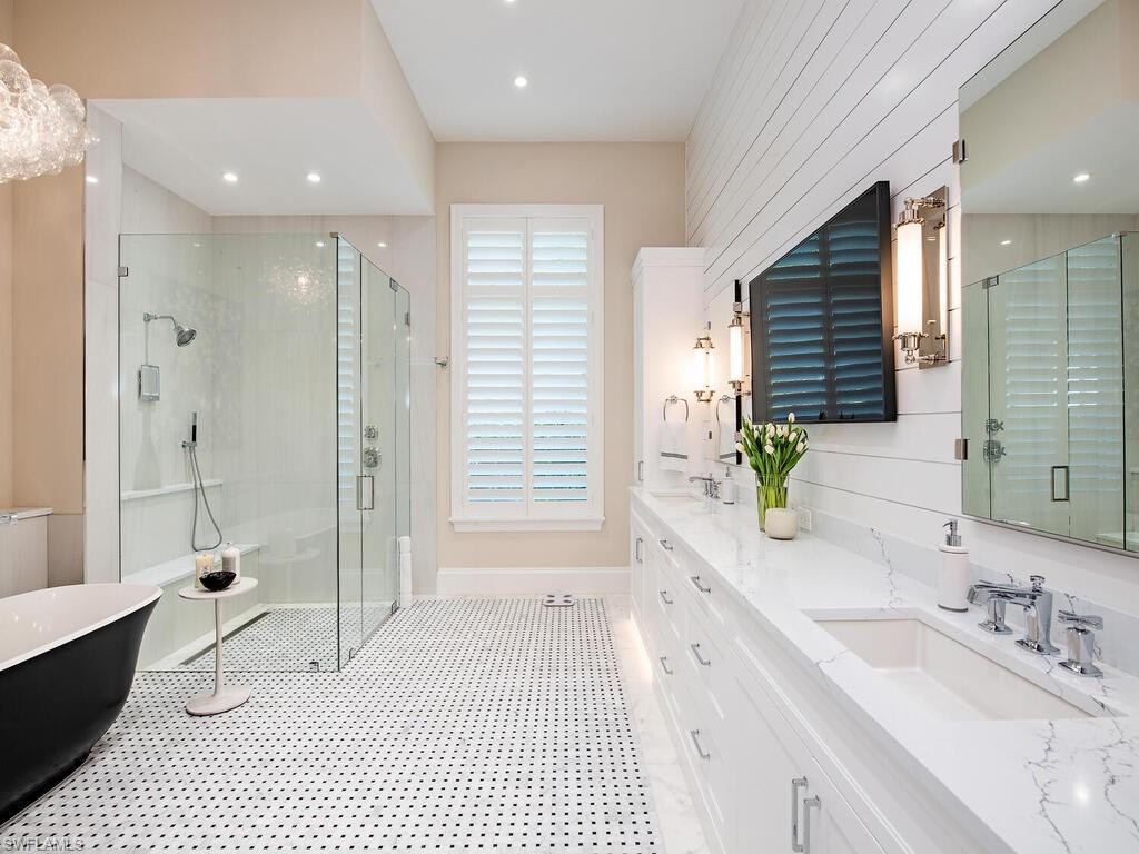 PELICAN BAY WOODS - Residential