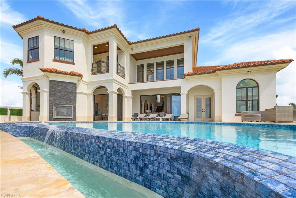 YACHT CLUB - Residential