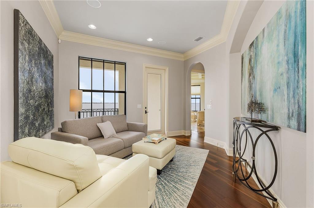 YACHT CLUB - Residential