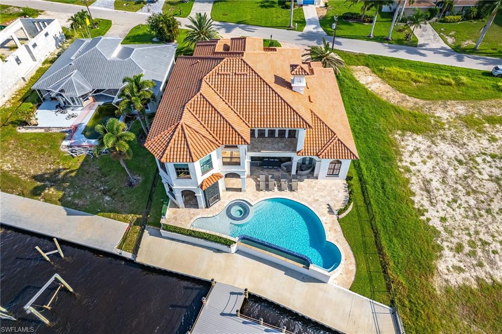 YACHT CLUB - Residential