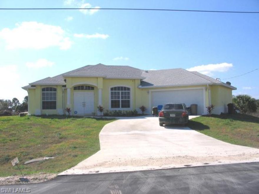 Well maintained 3 bedroom 2 bath 2 car garage in West Lehigh. Refrigerator does not convey with property.