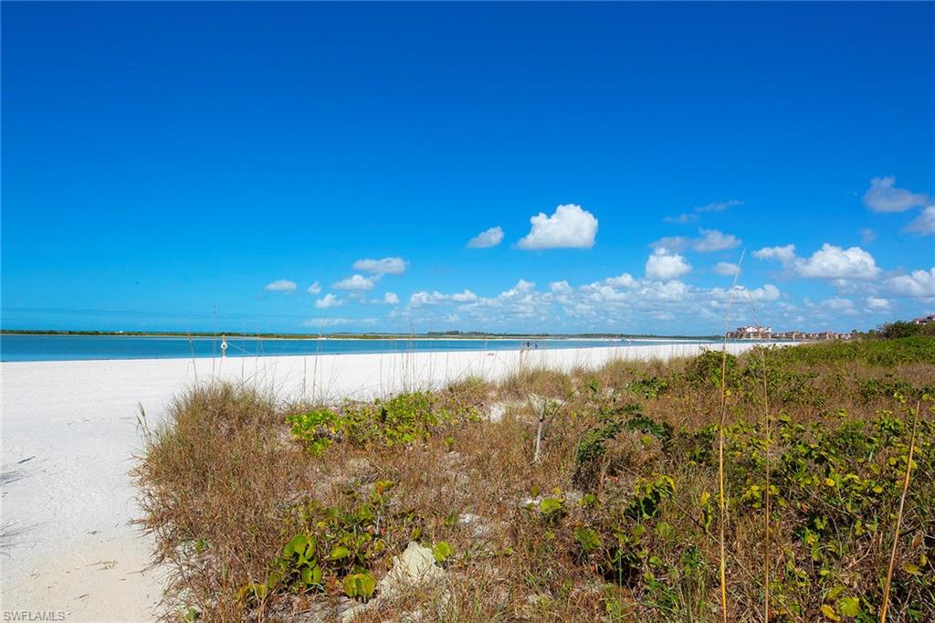 HIDEAWAY BEACH - Land