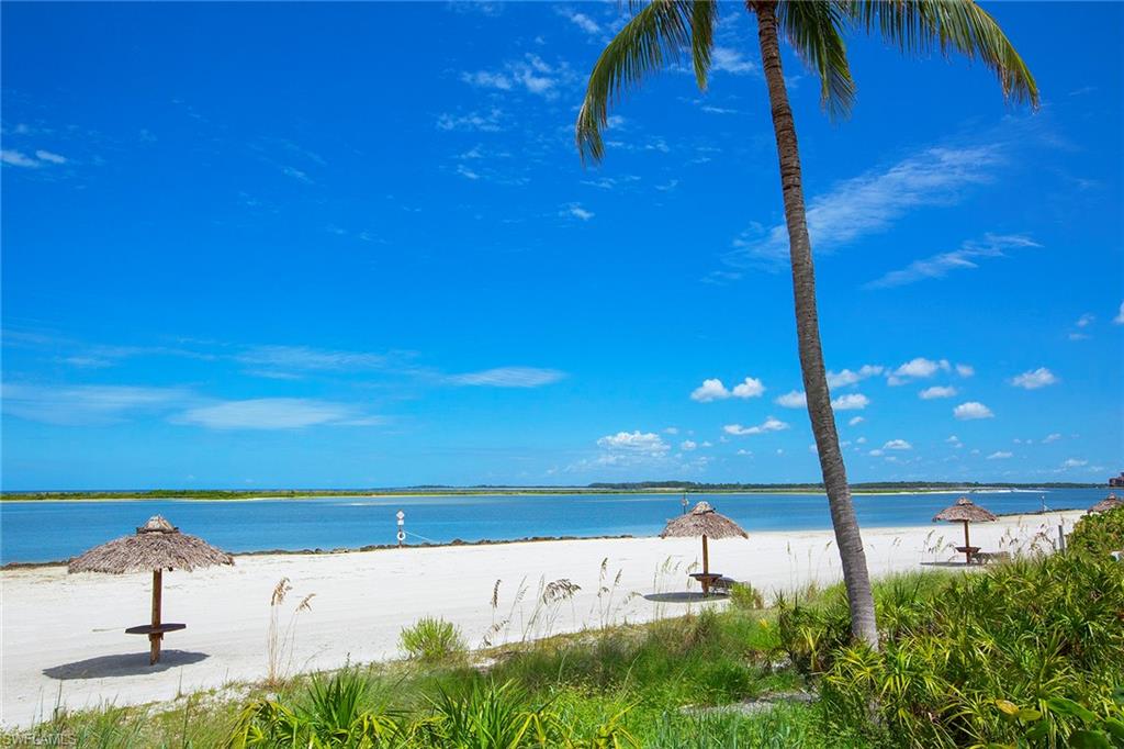 HIDEAWAY BEACH - Land