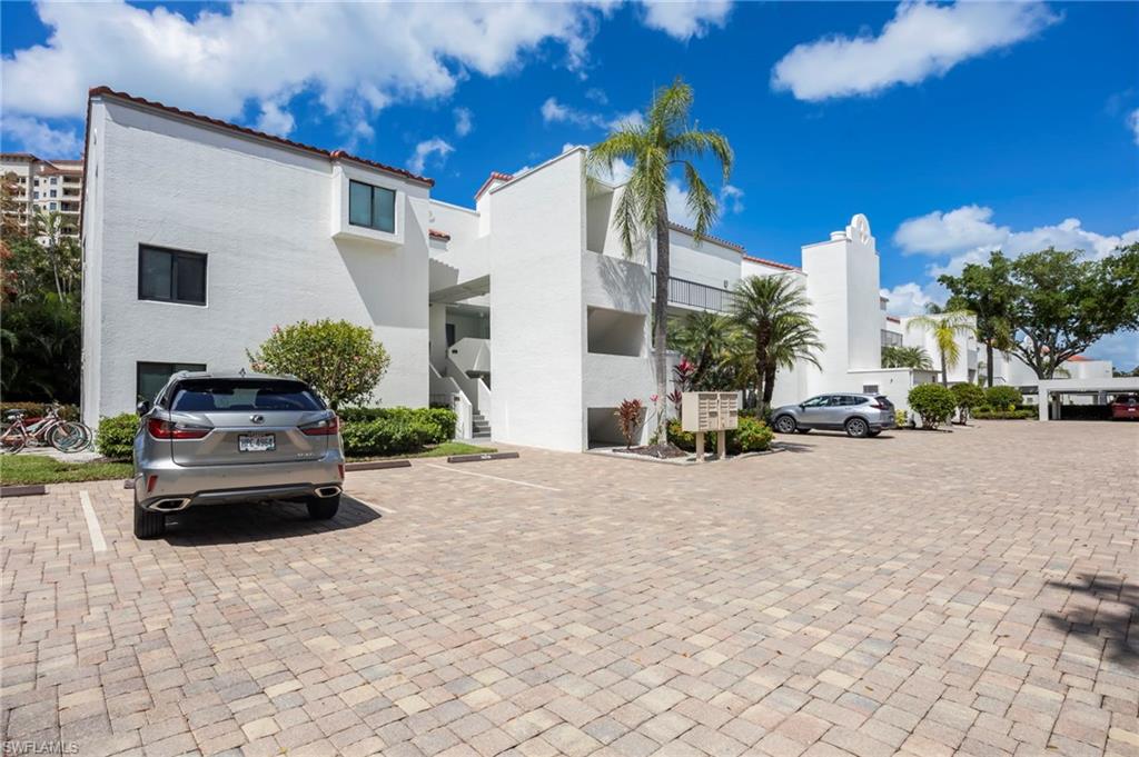 592 Beachwalk CIR N105