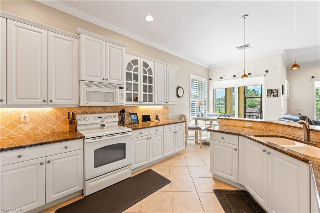 BOTANICA LAKES - Residential