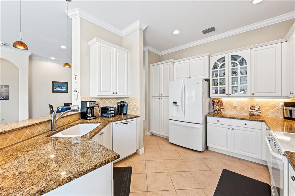 BOTANICA LAKES - Residential