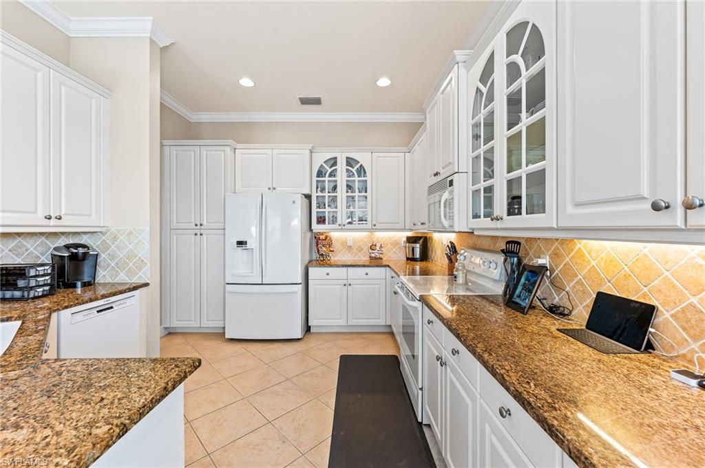 BOTANICA LAKES - Residential