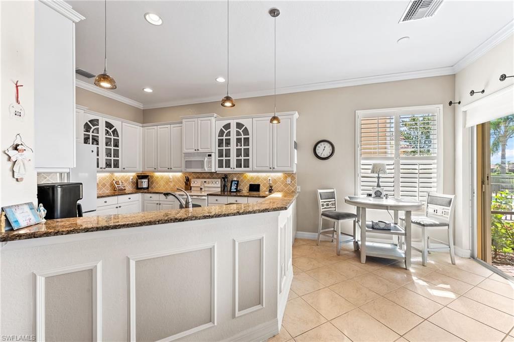 BOTANICA LAKES - Residential