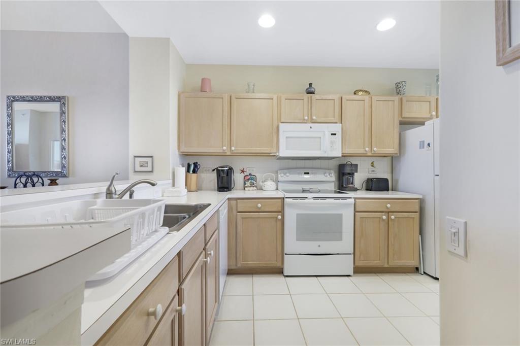 SUTTON WALK - Residential