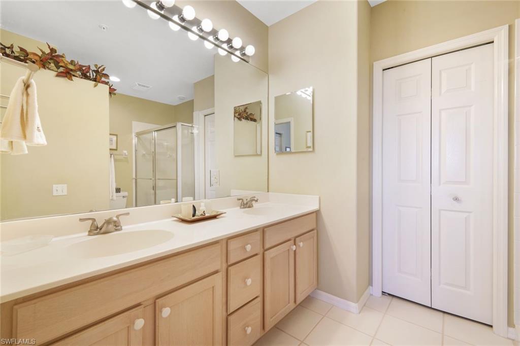 SUTTON WALK - Residential