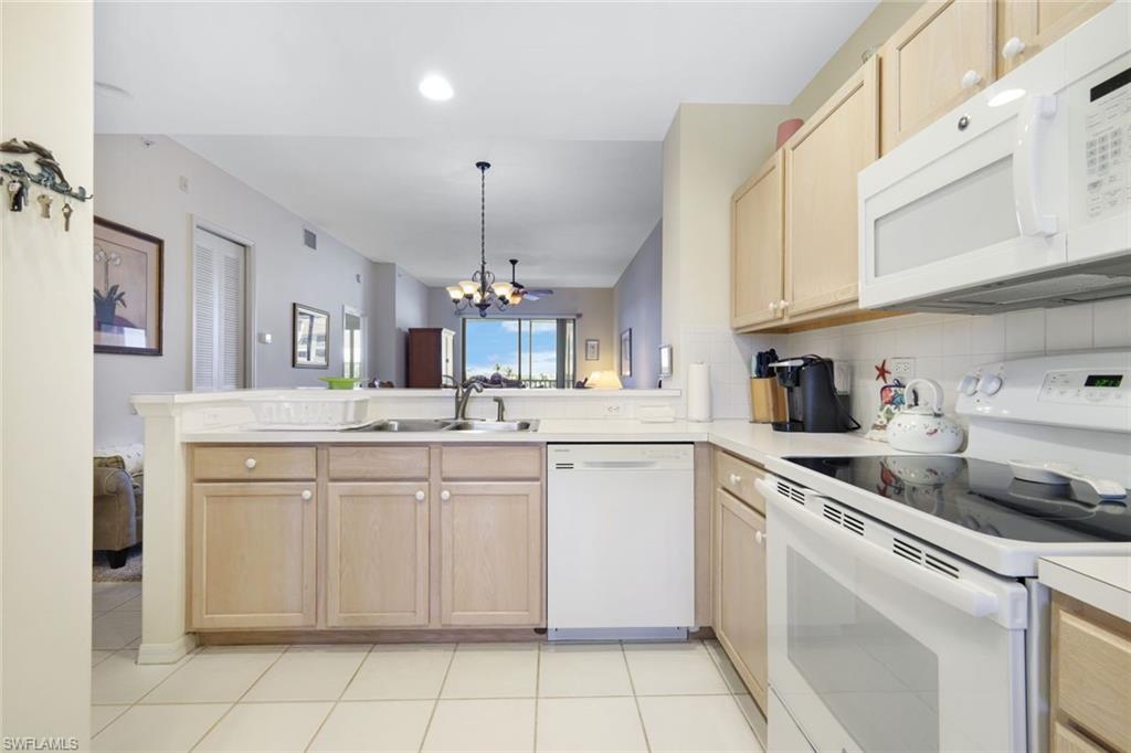 SUTTON WALK - Residential