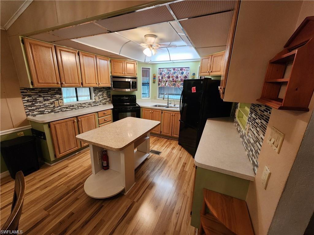 CORKSCREW WOODLANDS - Residential