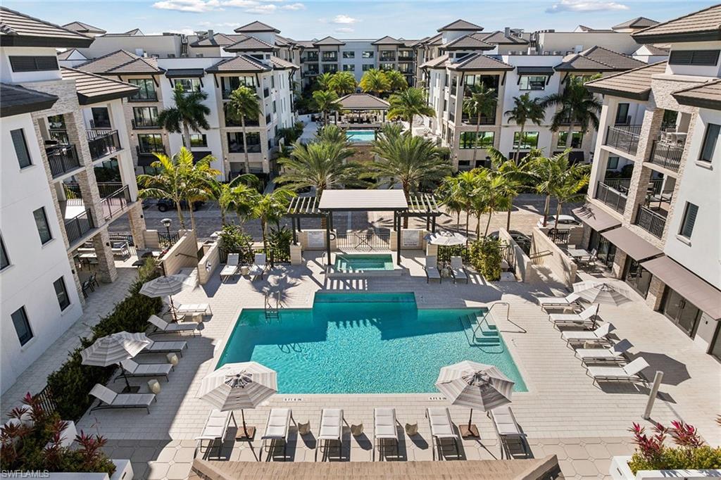 NAPLES SQUARE - Residential