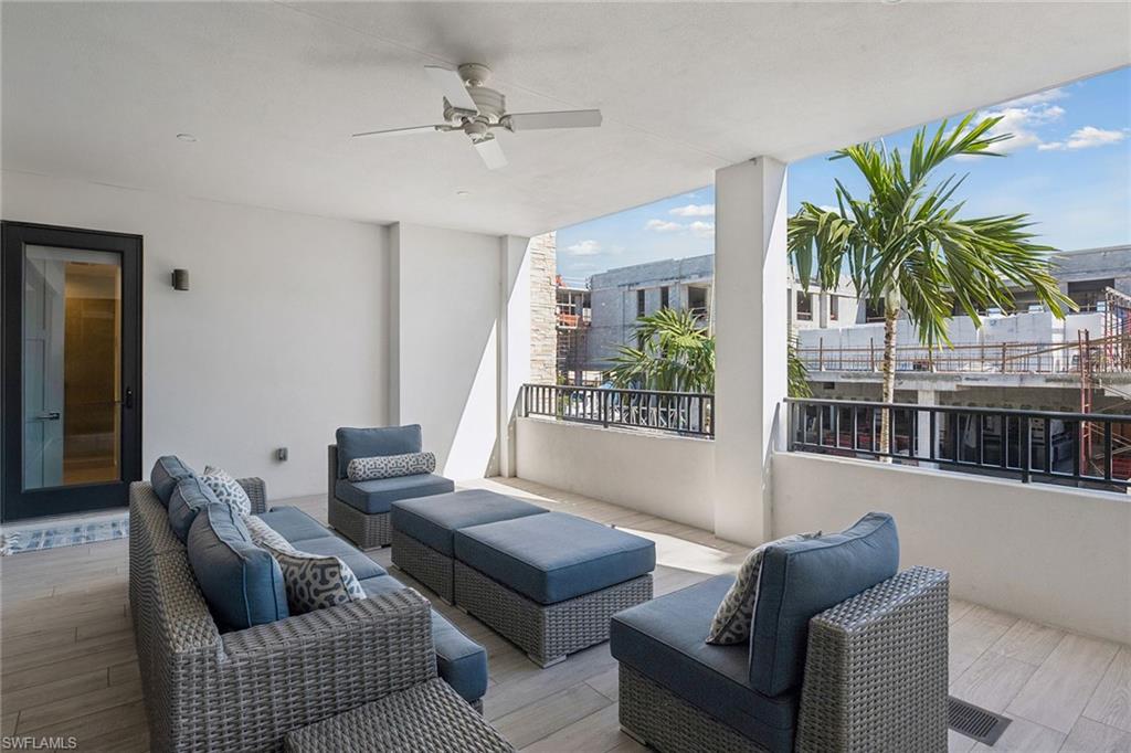 NAPLES SQUARE - Residential