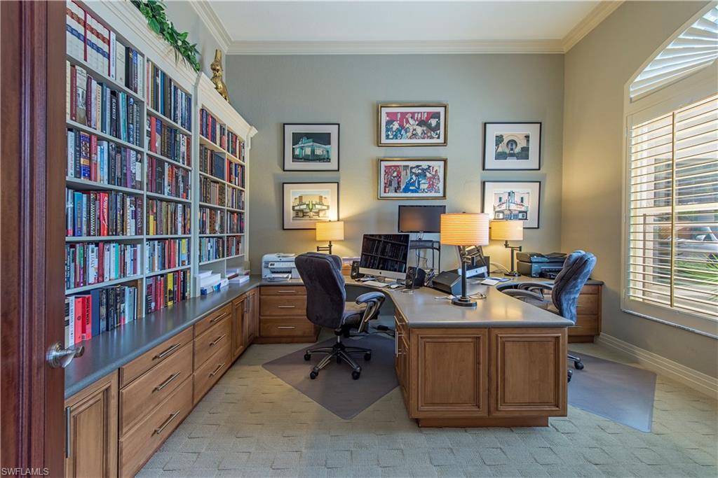 LONGSHORE LAKE - Residential