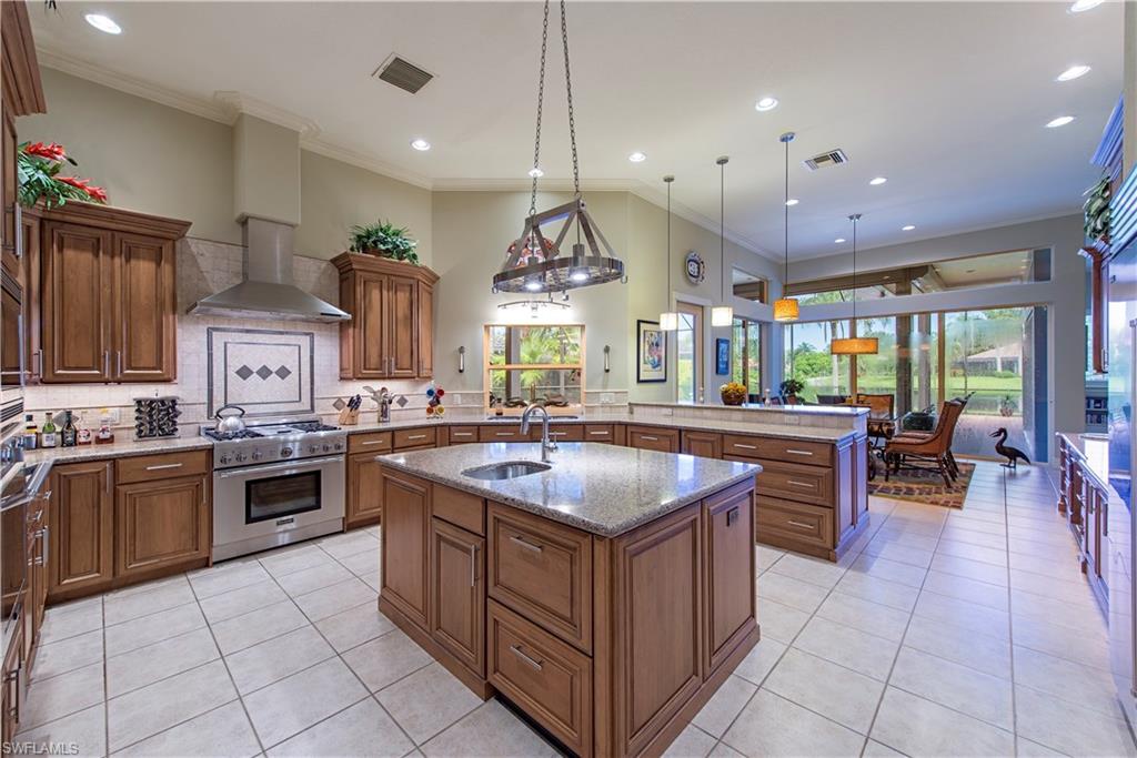 LONGSHORE LAKE - Residential