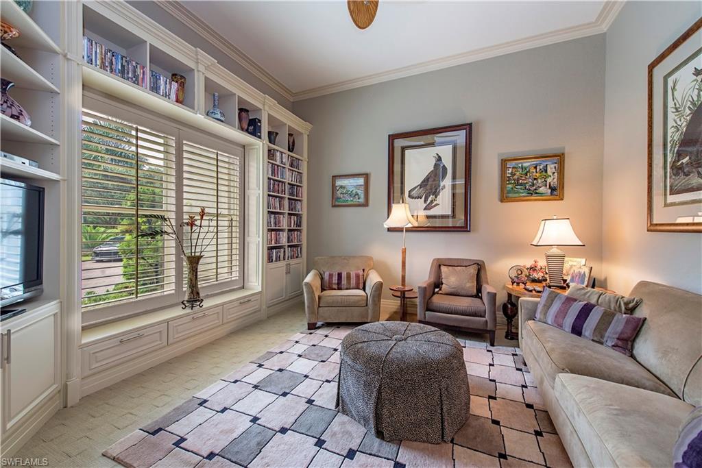 LONGSHORE LAKE - Residential