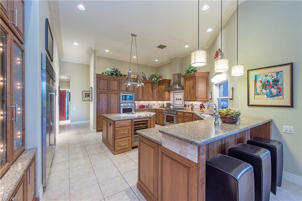 LONGSHORE LAKE - Residential