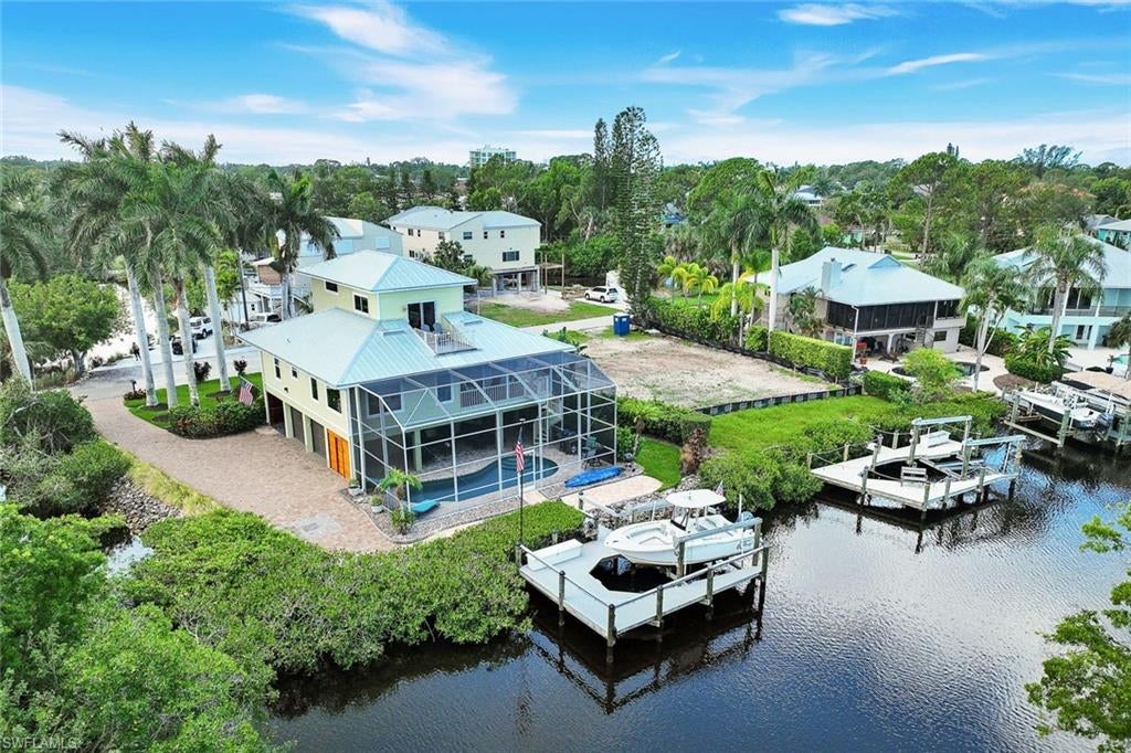 3858 Riviera CIR