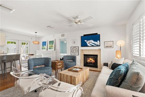 725 Central AVE NAPLES FL 34102