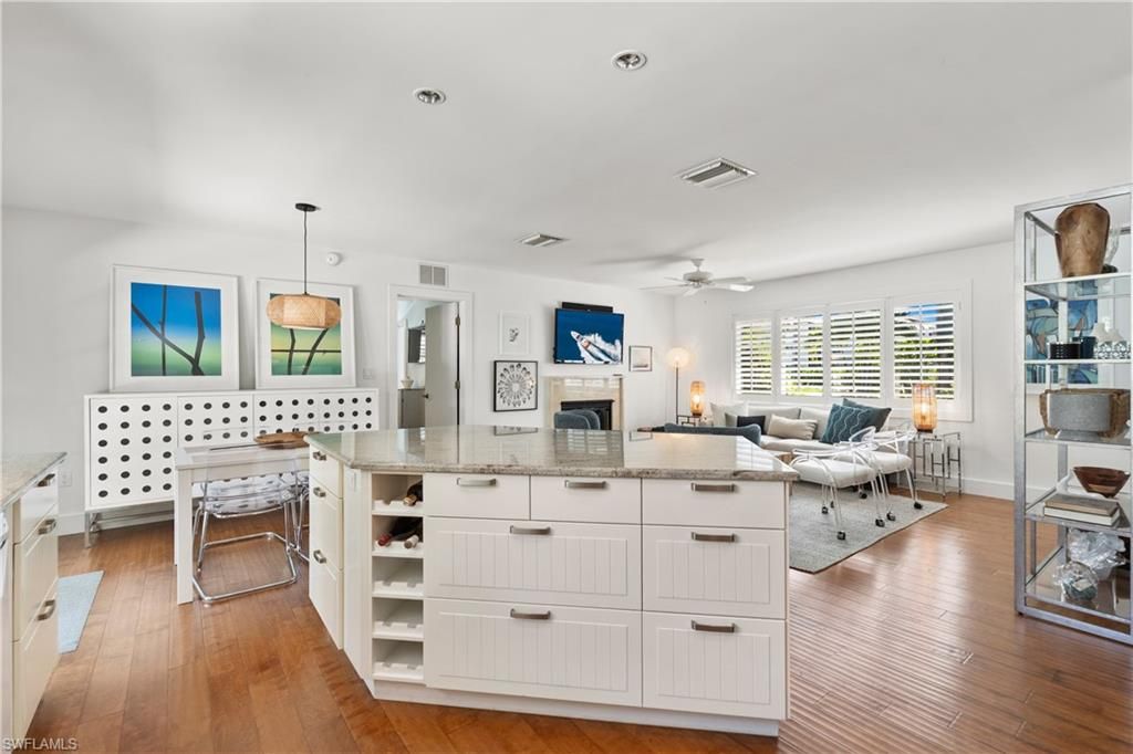 Photo of 725 Central AVE, NAPLES, FL 34102 (MLS # 225074413)