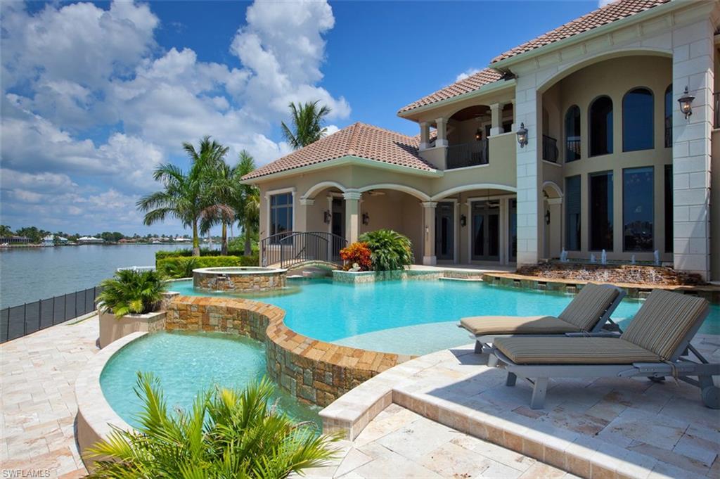 MARCO BEACH - Residential