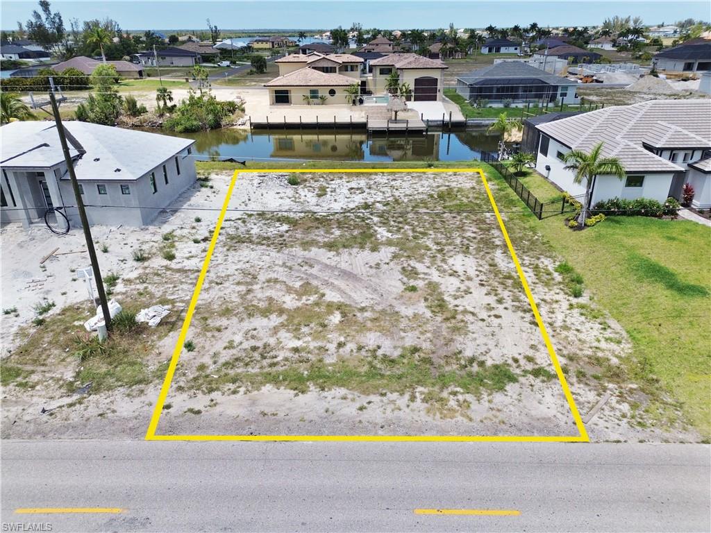CAPE CORAL - Land