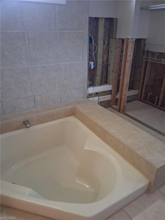 AQUA ISLES - Residential