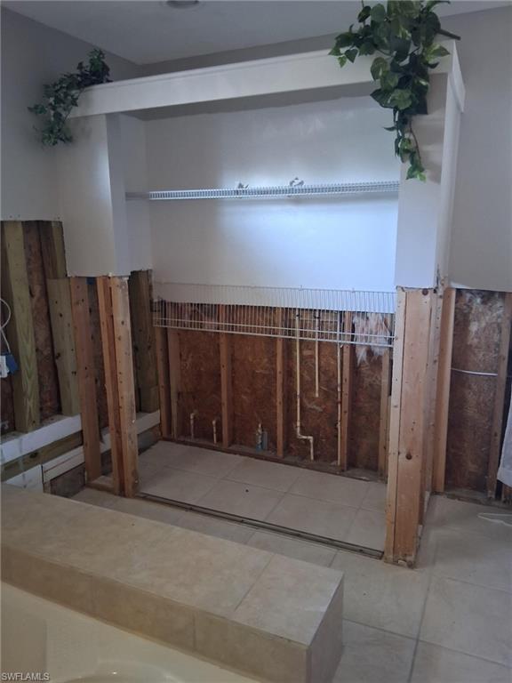 AQUA ISLES - Residential