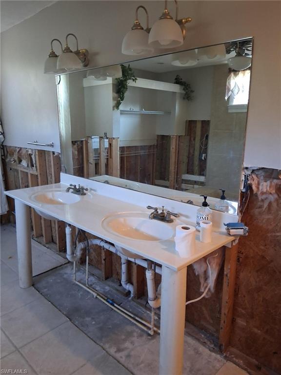 AQUA ISLES - Residential