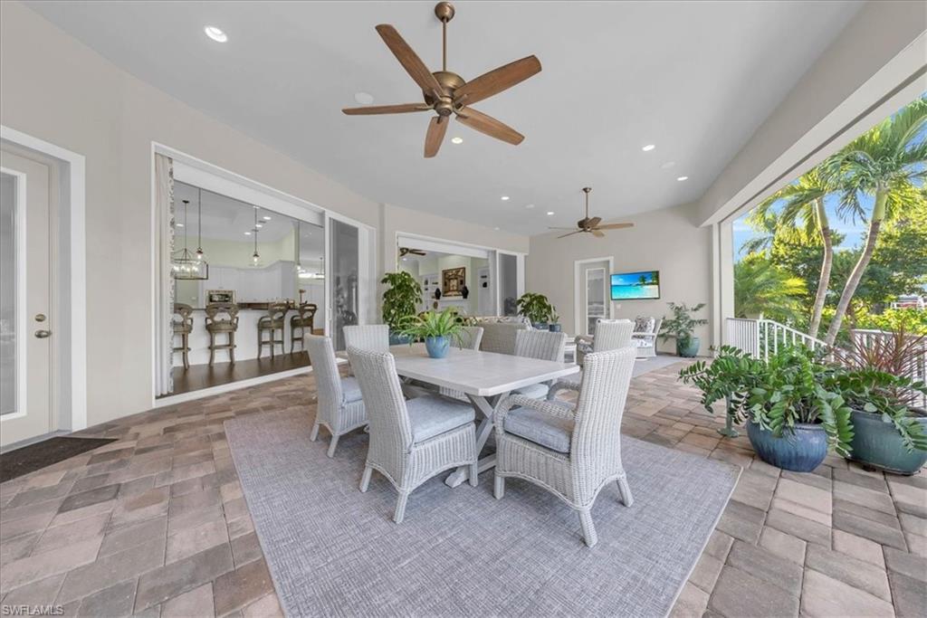 MOORINGS - Residential