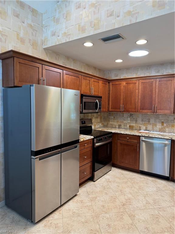 COLONY POINTE - Residential