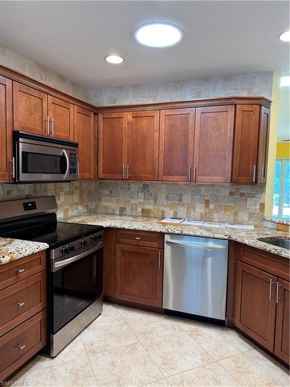 COLONY POINTE - Residential