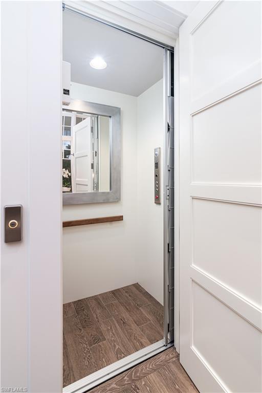 AQUALANE SHORES - Residential