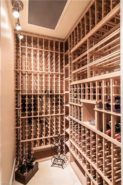 AQUALANE SHORES - Residential