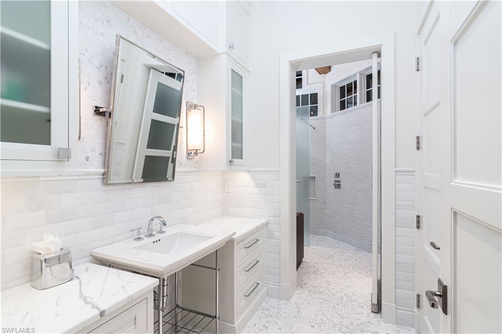 AQUALANE SHORES - Residential