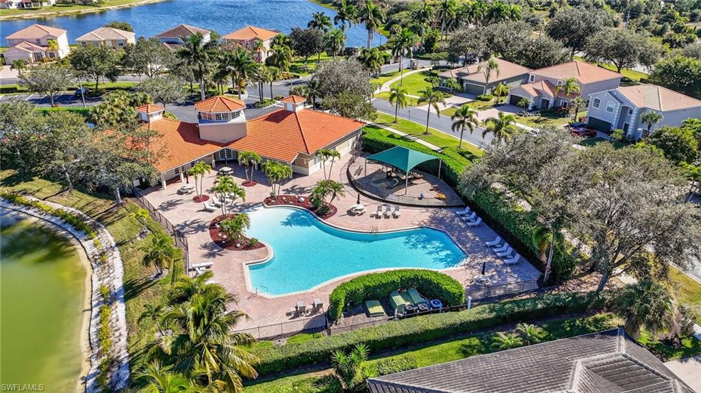 VALENCIA LAKES - Residential