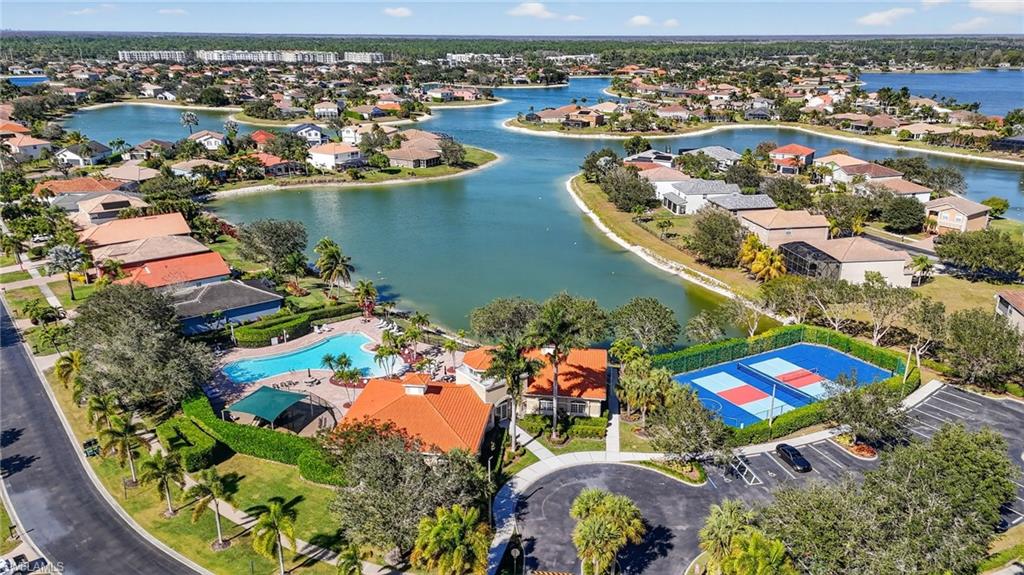VALENCIA LAKES - Residential