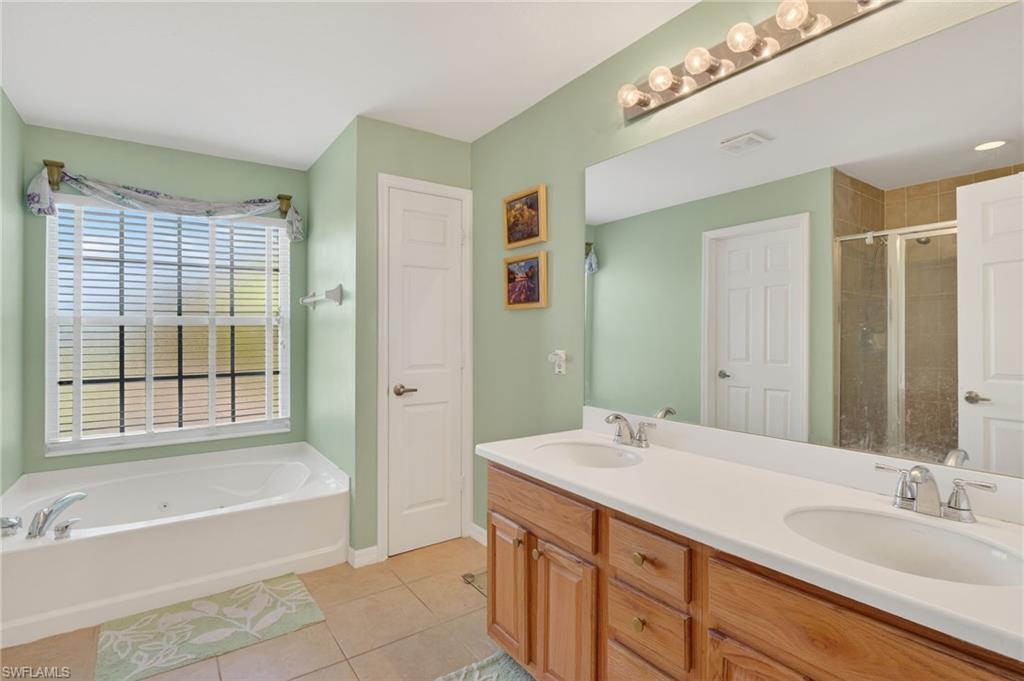 VALENCIA LAKES - Residential