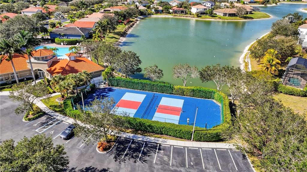 VALENCIA LAKES - Residential