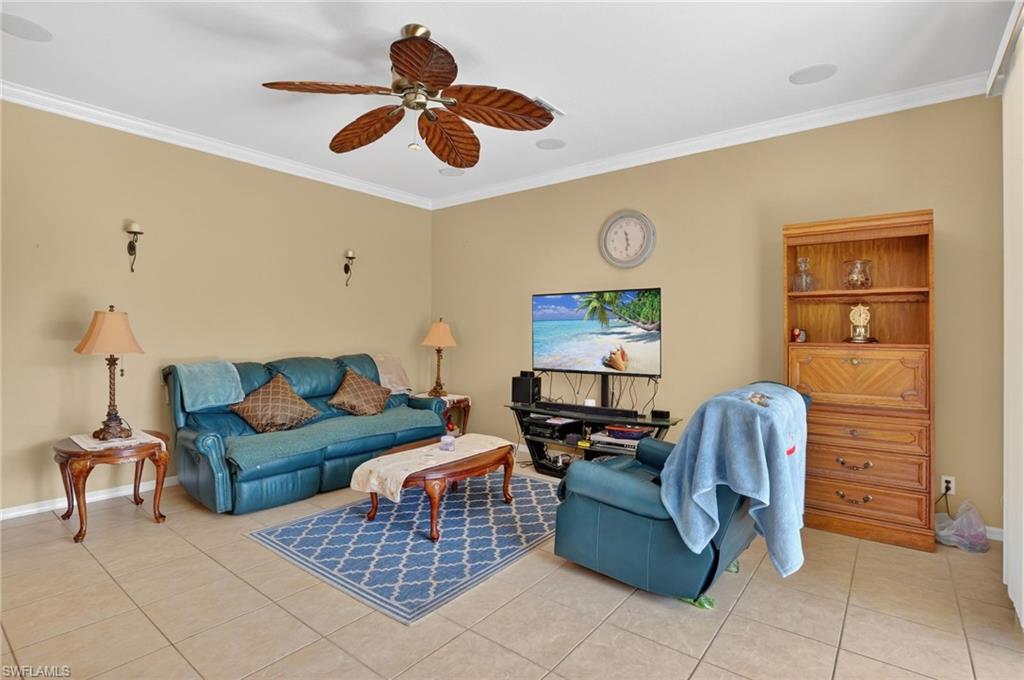 VALENCIA LAKES - Residential